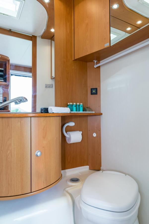 Cosy Caravan On Luxury Campsite Hulme End Exteriér fotografie