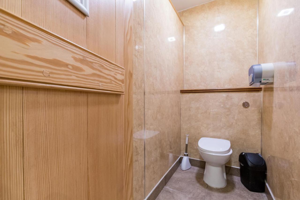 Cosy Caravan On Luxury Campsite Hulme End Exteriér fotografie