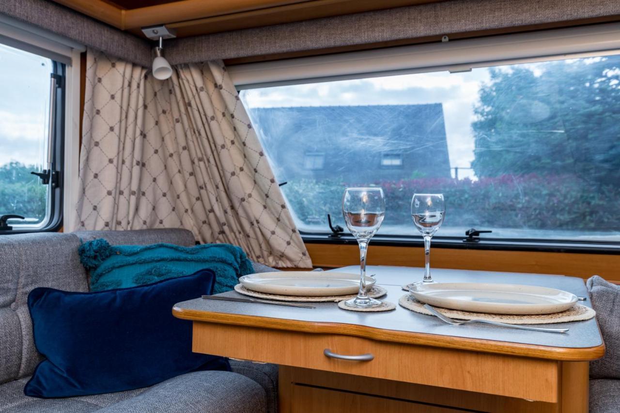 Cosy Caravan On Luxury Campsite Hulme End Exteriér fotografie