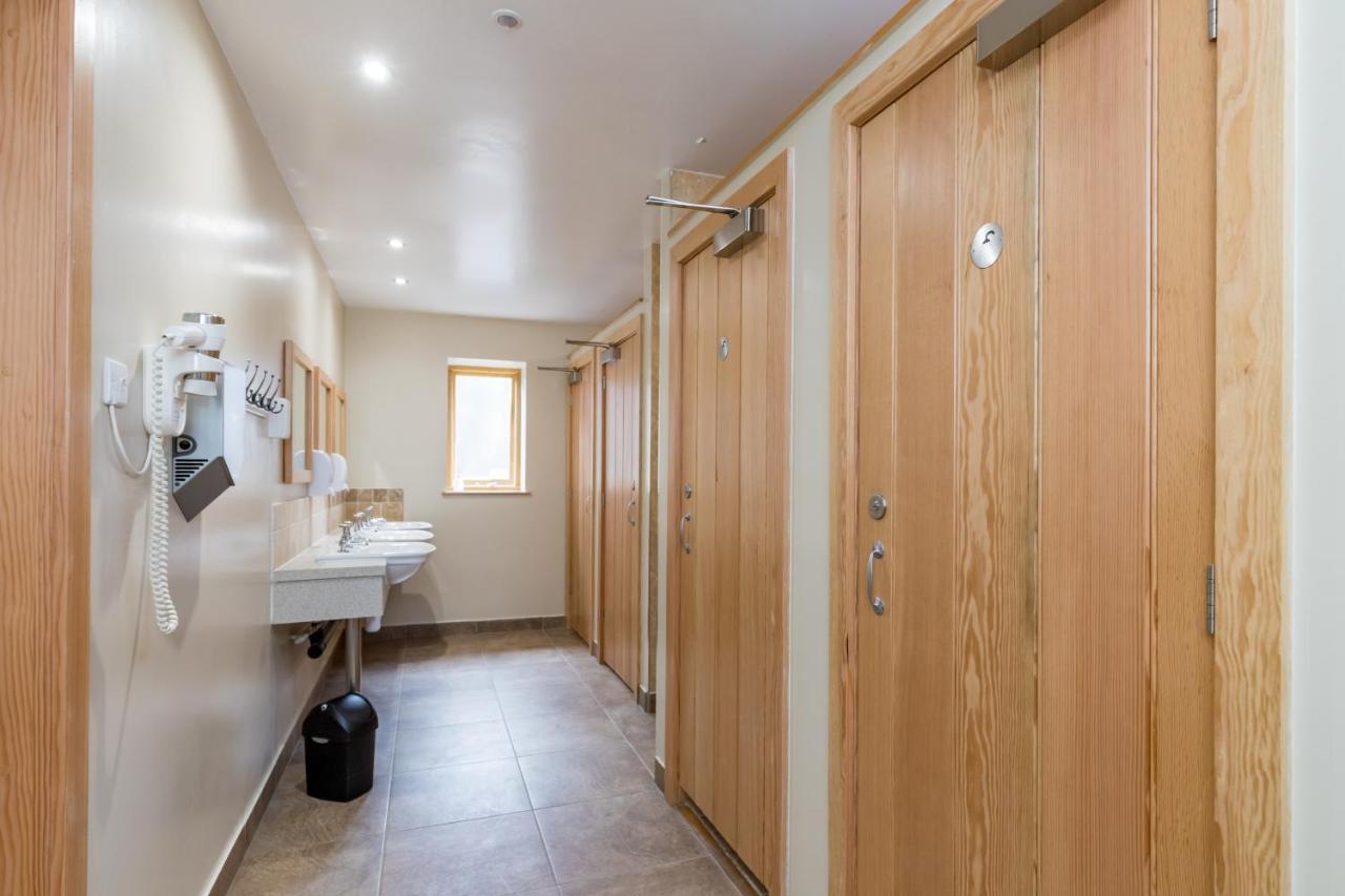 Cosy Caravan On Luxury Campsite Hulme End Exteriér fotografie