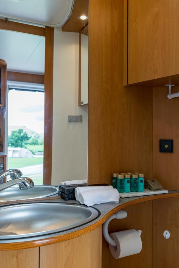 Cosy Caravan On Luxury Campsite Hulme End Exteriér fotografie