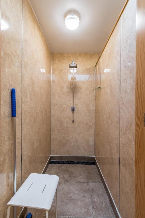 Cosy Caravan On Luxury Campsite Hulme End Exteriér fotografie