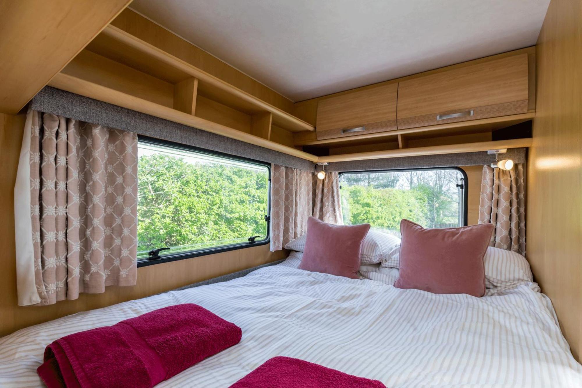 Cosy Caravan On Luxury Campsite Hulme End Exteriér fotografie